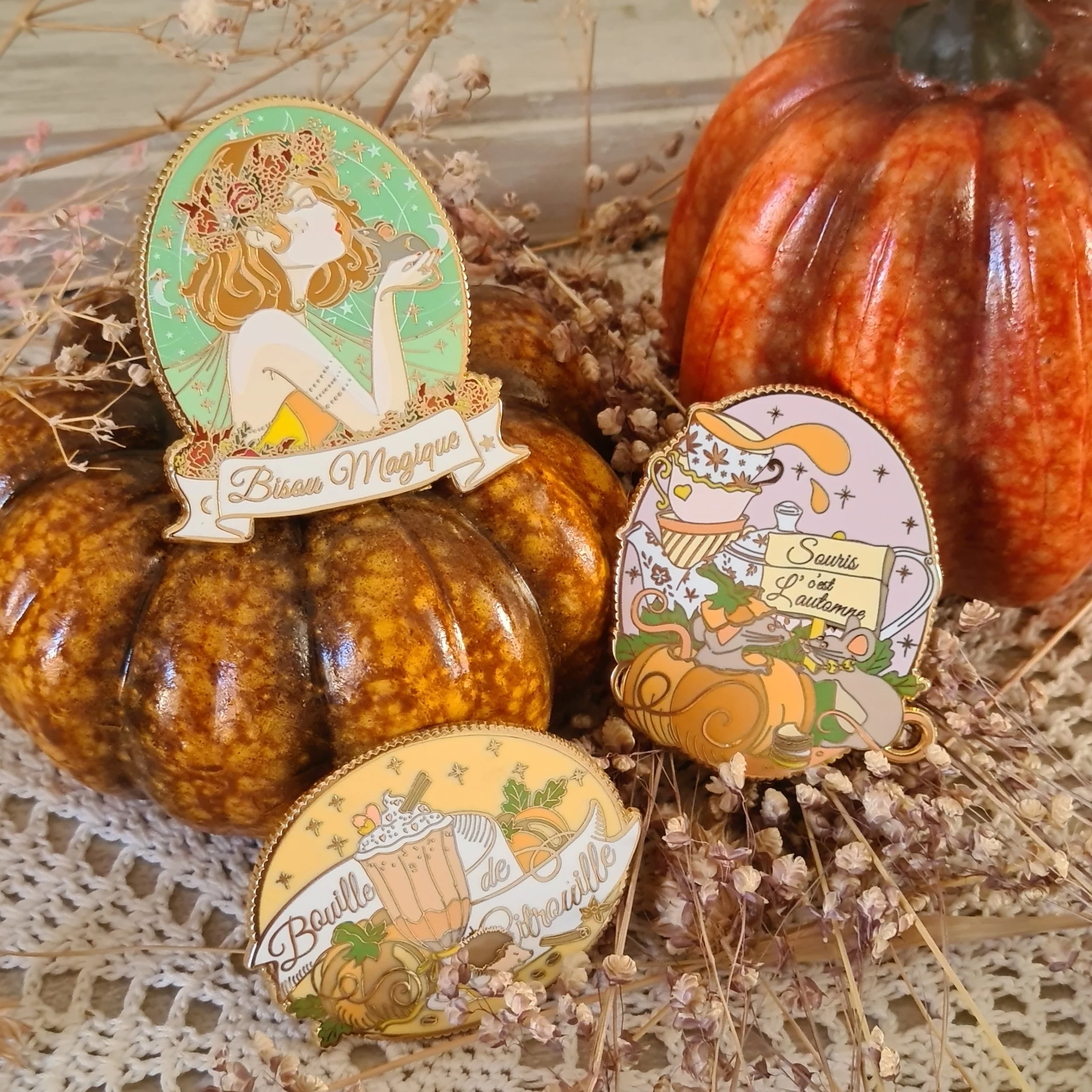 Pin’s d’automne – Bisou magique - Image 3